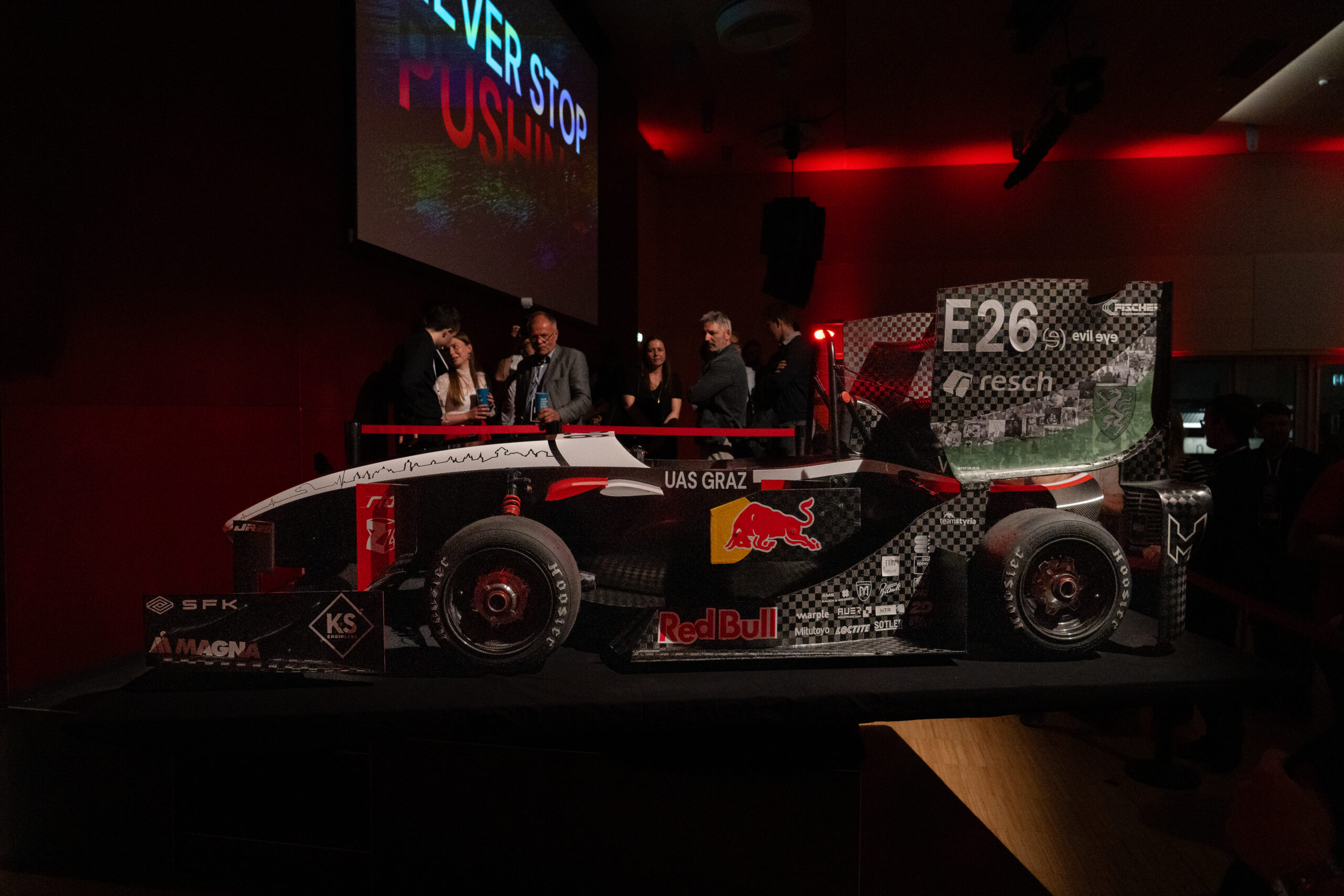 Joanneum Racing Graz Weasels – Boxenstopp Titelbild